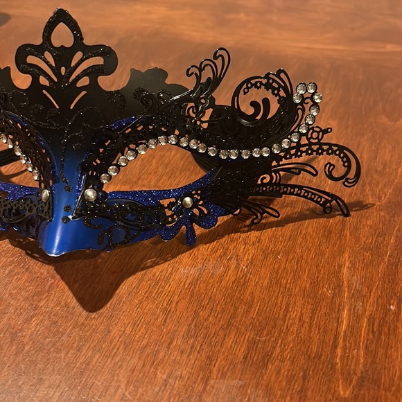 Masquerade Costume Mask - Picture 2 of 5